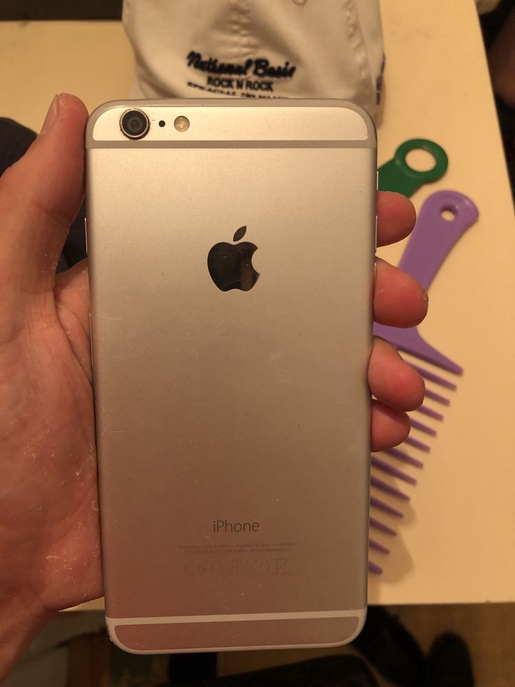 продам iPhone 6+