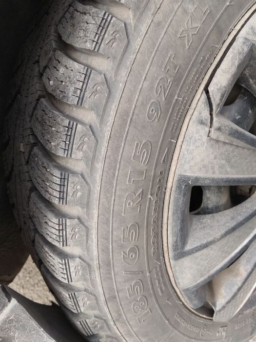 Шины nokian 185/65/R15.  3штуки