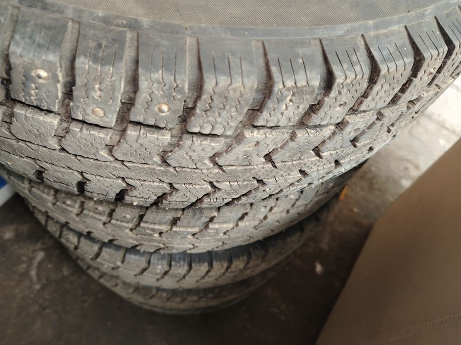 Продам .шипованные