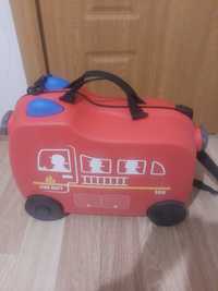 Детски куфар с колелца
