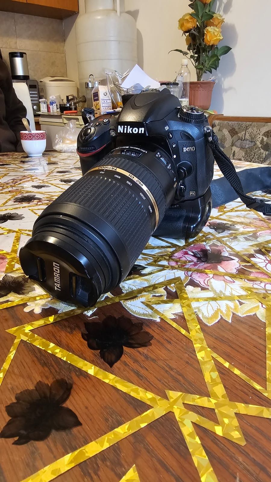 Nikon d 610 full frame+ 1 obiectiv tampon 70  300 0