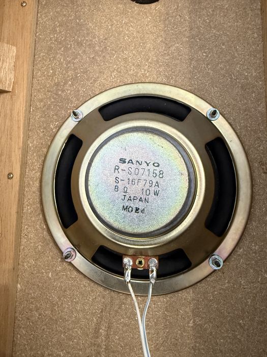 Sistem Vintage Amplificator Fisher CA-520 si boxe Sanyo