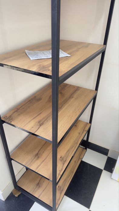 Polkali shkaf sotiladi. Ofis, o'quv markaz, oxshnoa uchun