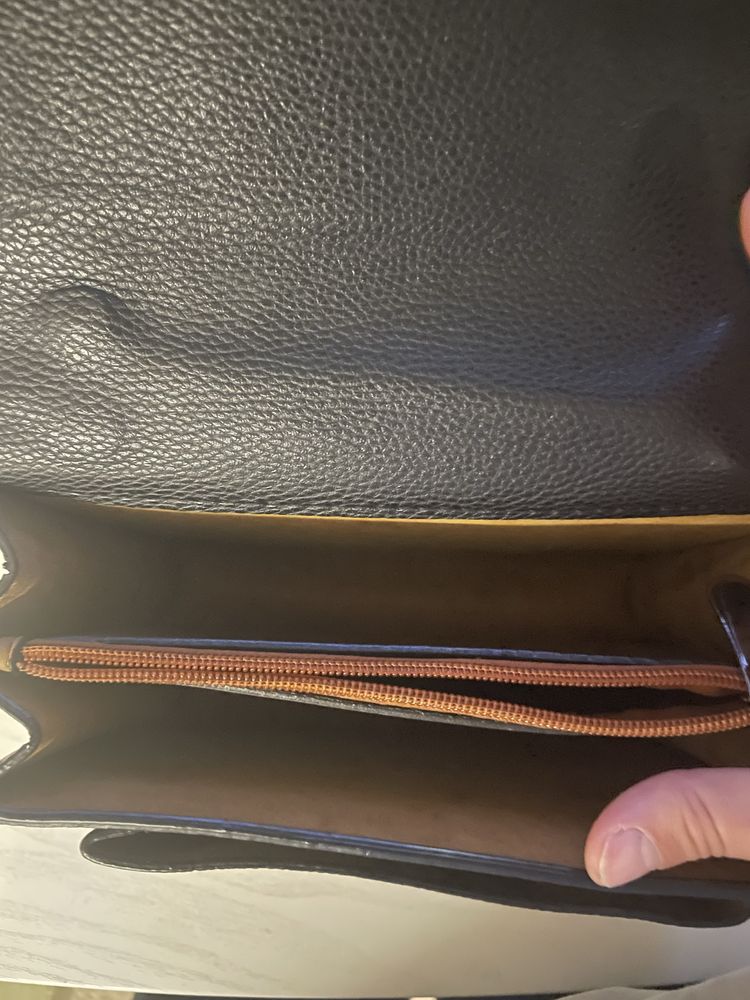 черна чанта yves saint lorane 15-10-5 с три джоба и цип