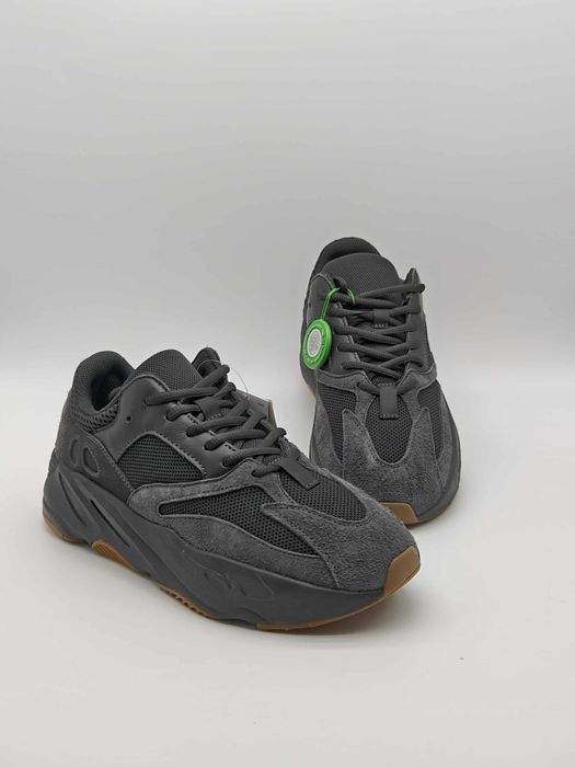 Adidas Yezzy Boost 700