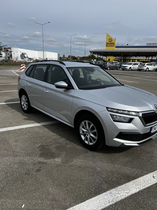 Vand skoda kamiq, an 2022,km66000, motor 1,0 benz,pret 14700.