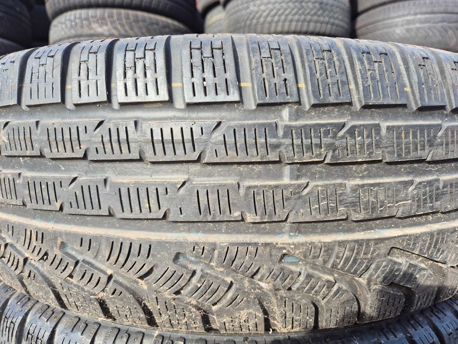 4 Anvelope de IARNA - 215/65/16 - PIRELLI Stare buna DOT Vechi