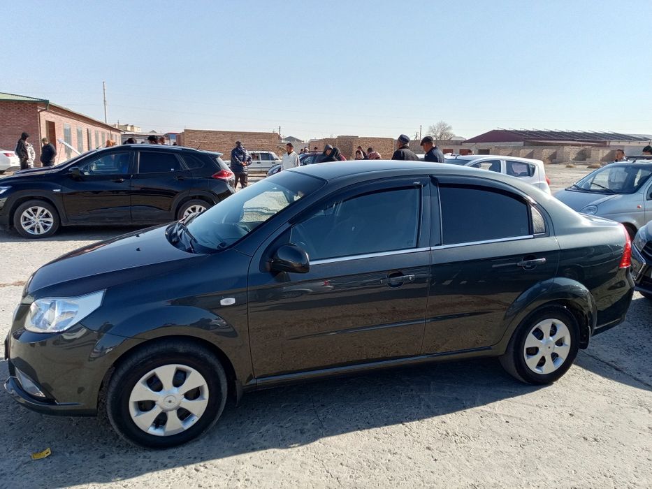 Срочно продаётся авто шивролет нексия 3