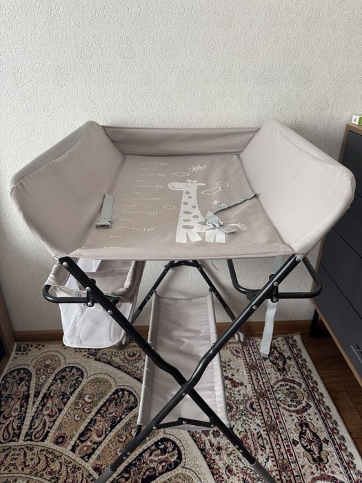 Пеленальный стол
