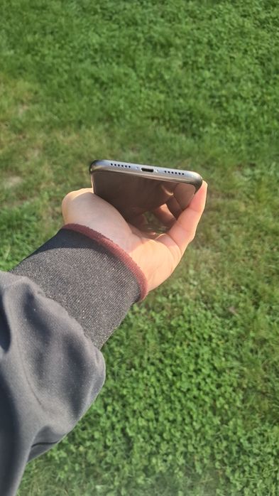 Iphone 11 sotiladi
