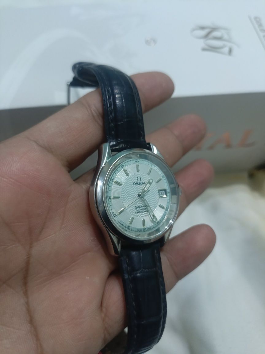 Omega
De ville
Co-Axial
Mexanika oyna safir korpus nejavika mexanizm y