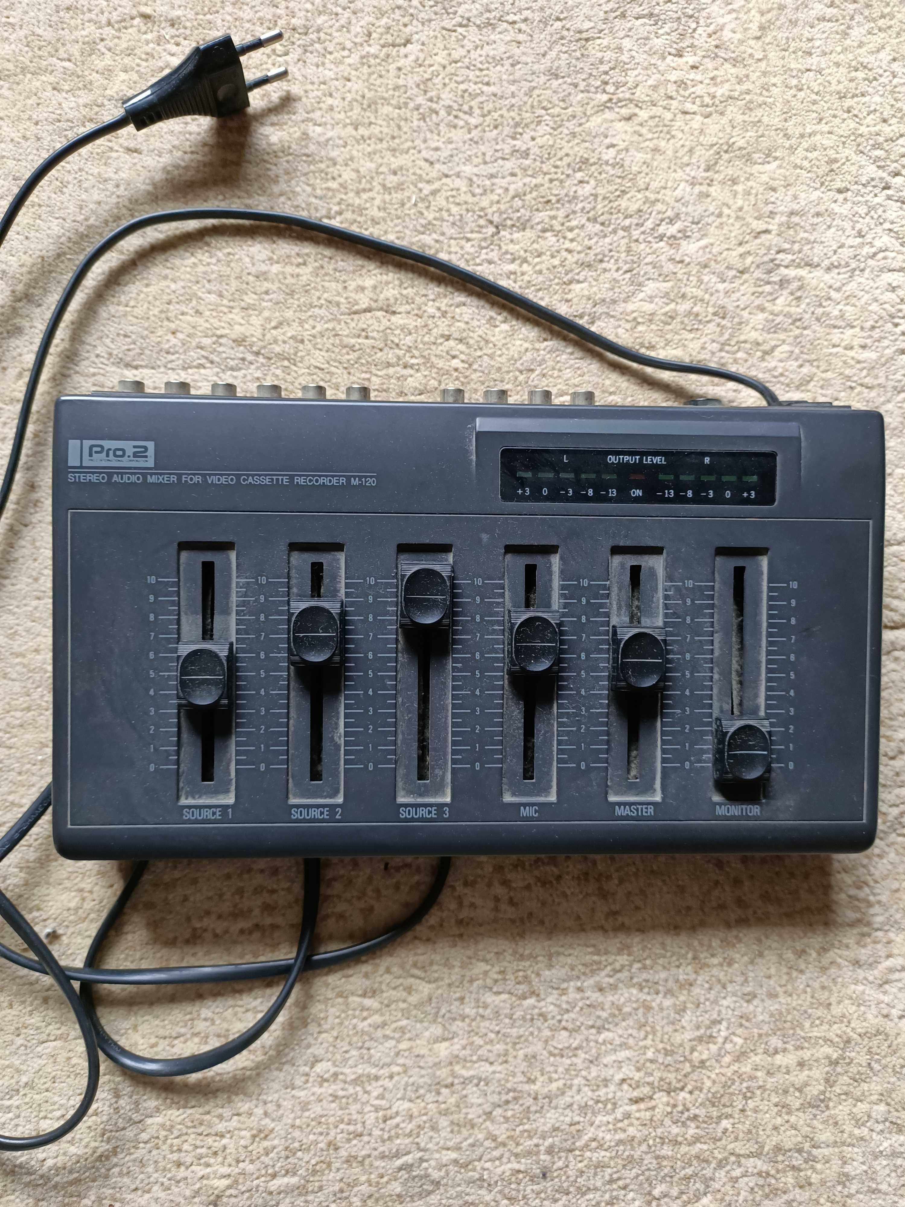 Stereo audio mixer for cassette recorder m120