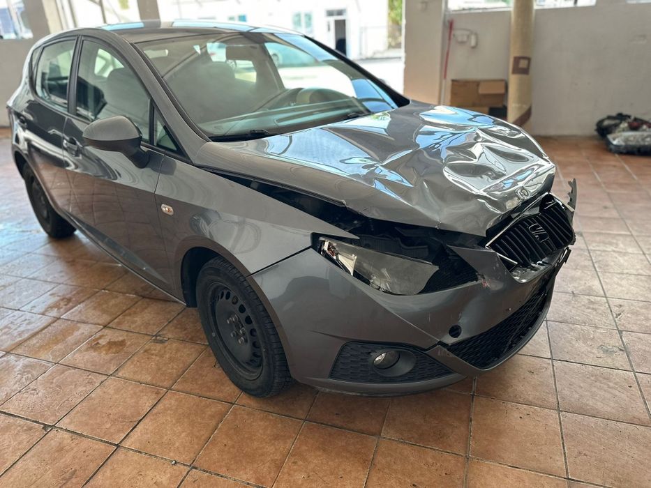 Seat Ibiza 1.6tdi euro5 cay. 4usi fab 2012 hatchback avariat