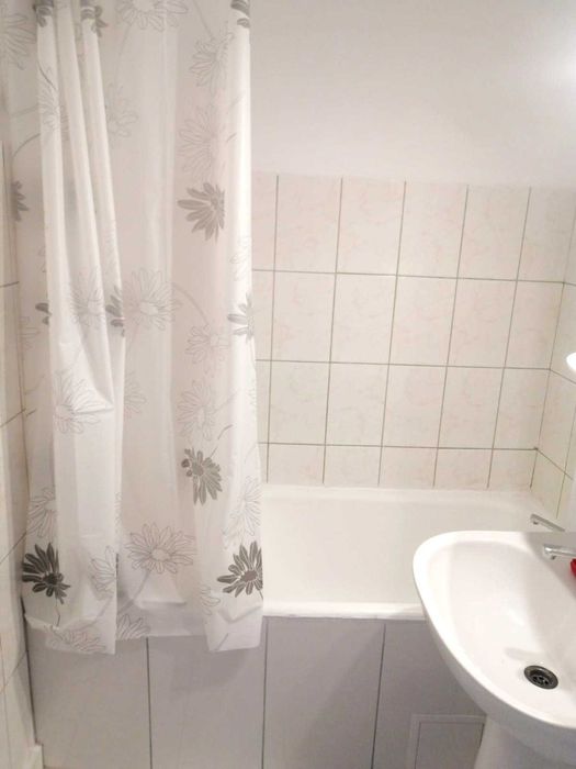 Garsoniera renovata, confort 1, de inchiriat.