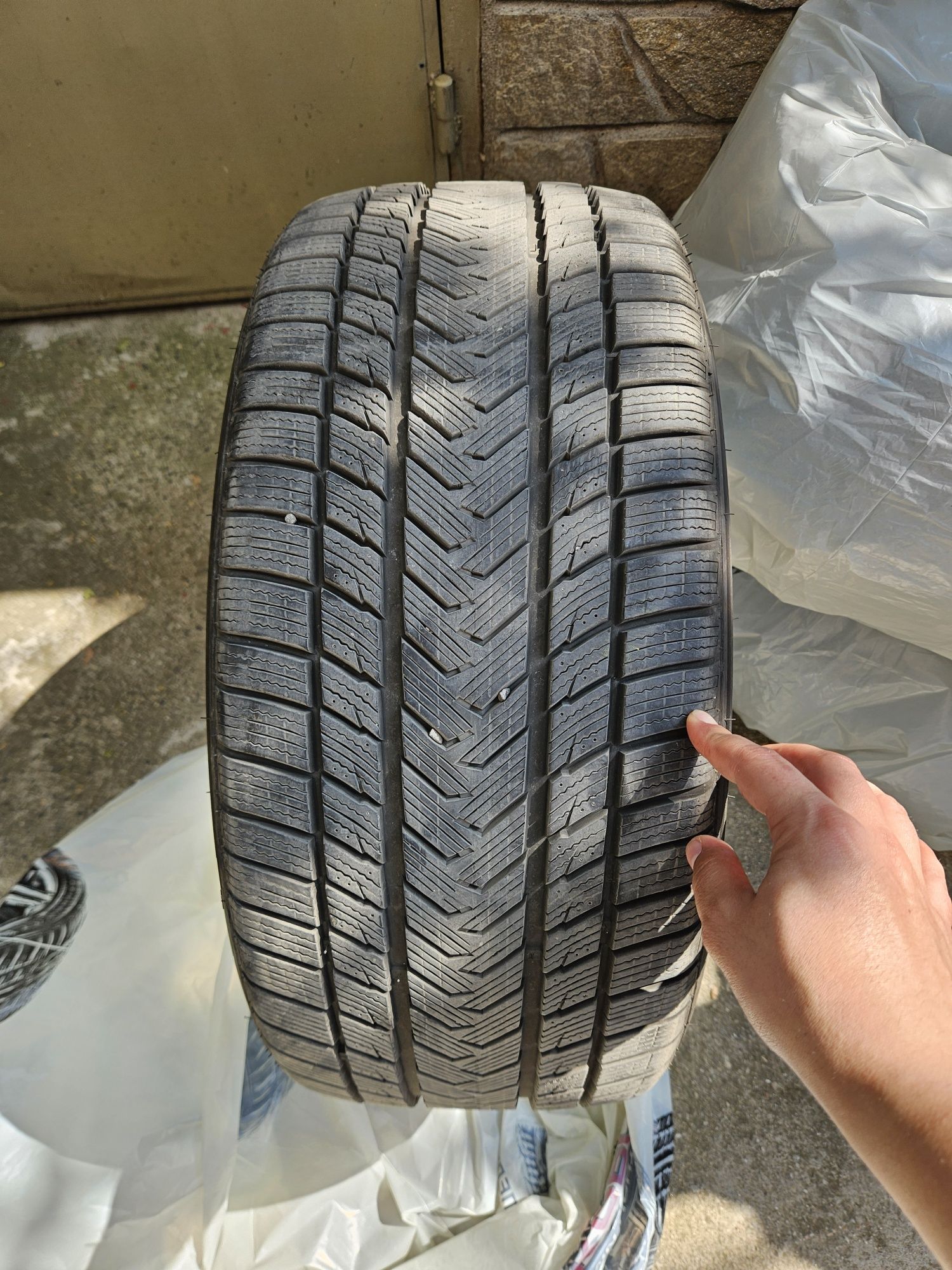 Gripmax suregrip pro winter 245/255 40 R19