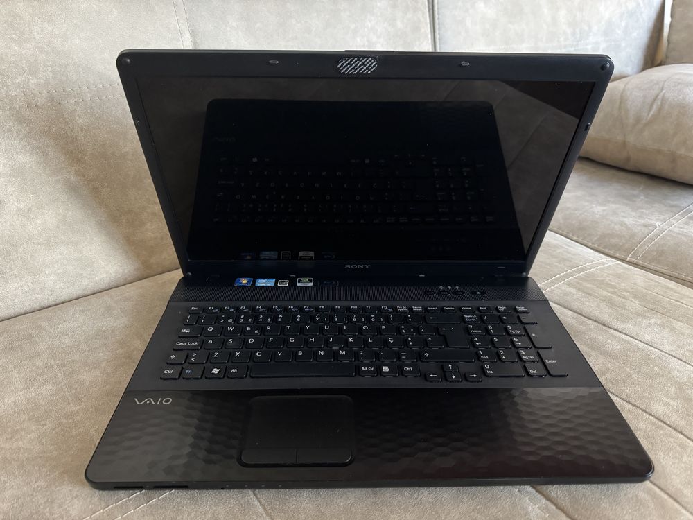 Sony VAIO laptop 17.3”, model VPCEJ3T1E