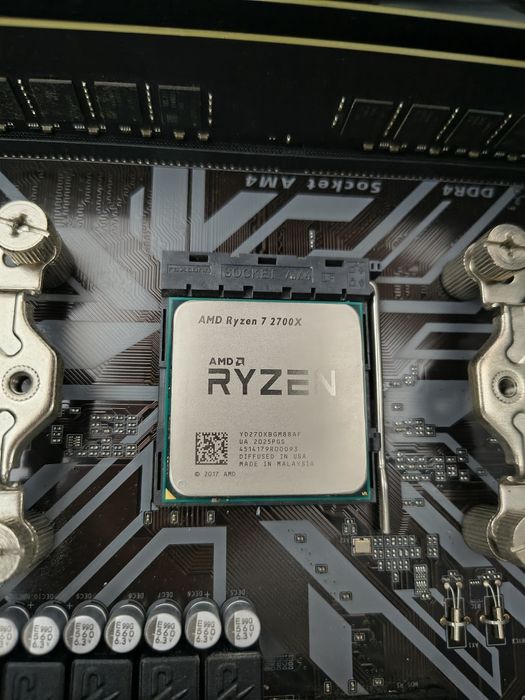 Процесор AMD Ryzen 7 2700X AM4