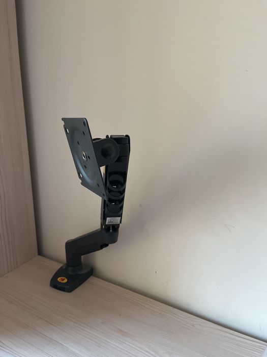 кронштейн для монитора