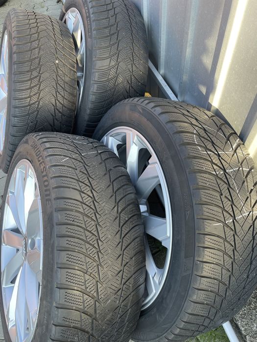 Jante de aluminiu originale Audi R20 cu cauciucuri de iarna