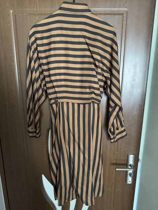 Дамски рокли и гащеризони