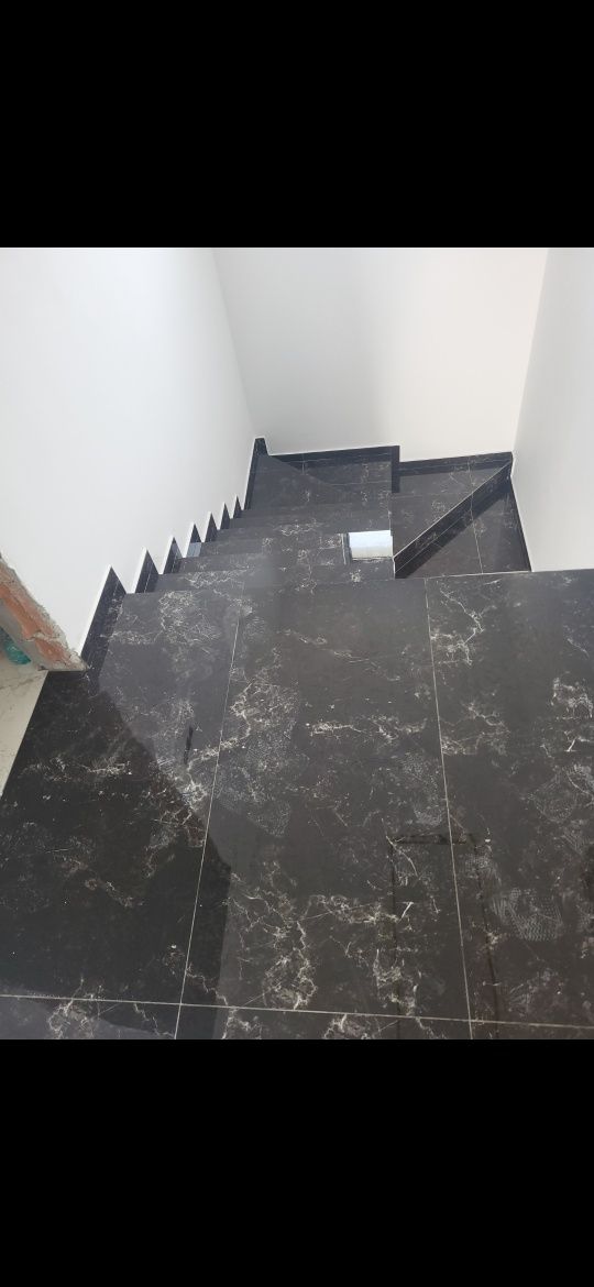 Execut lucrari in amenajari interioare si exterioare .