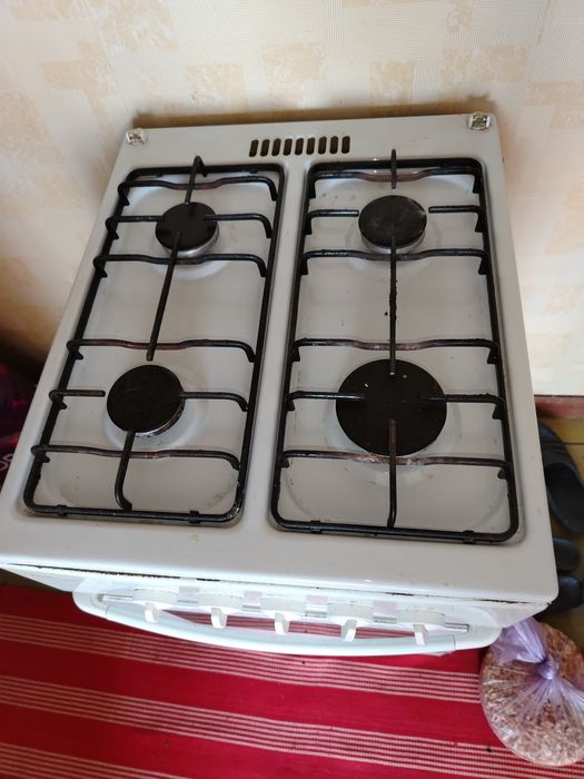 Продам газовую плиту