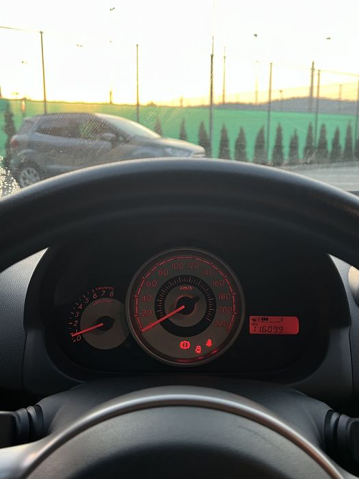 Mazda 2 // 1.3 benzina // An 2010 // 116.000 KM