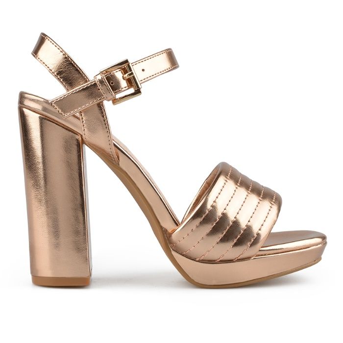 Елегантни и изключително удобни сандали в розово злато