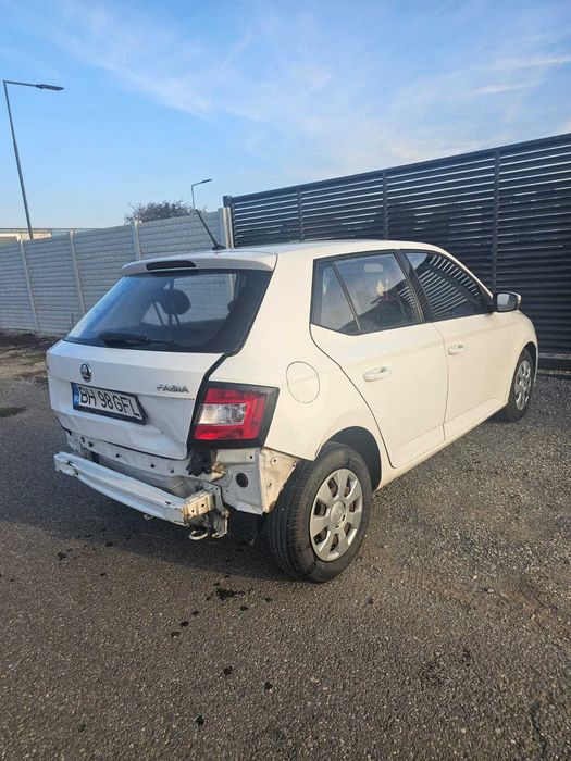 Skoda Fabia an 2015 avariat