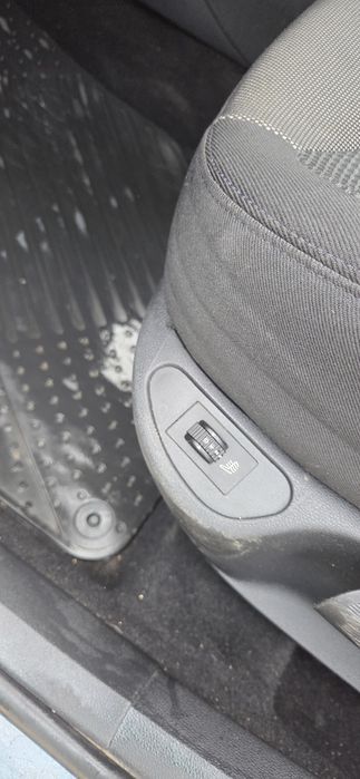 308  SW Пежо  2011 година