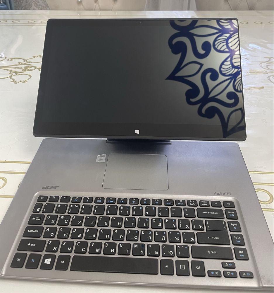 Ноутбук Acer r7 Core i5/1тб/озу-6гб