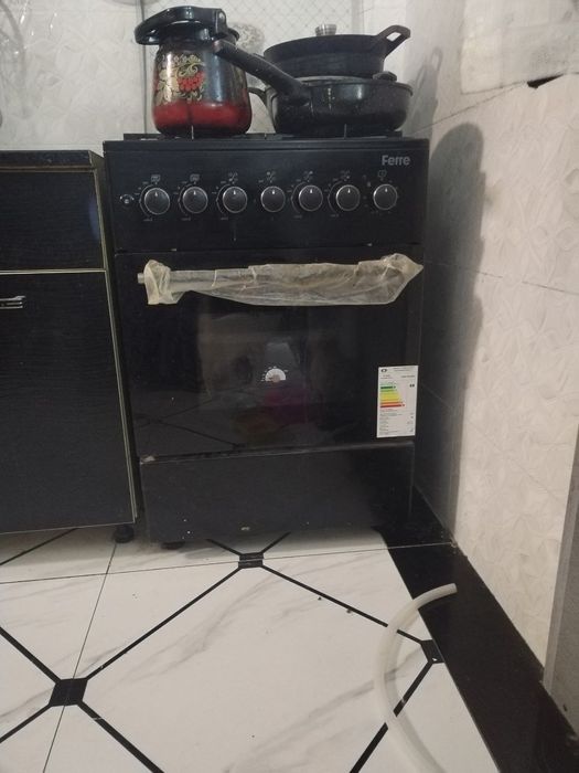 Газ, печка внутри и вверх и вниз использована 3 месяца