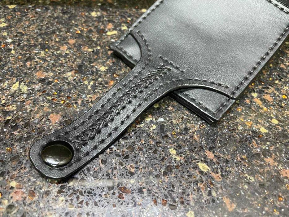 Кожаный бифолд, ручная работа.