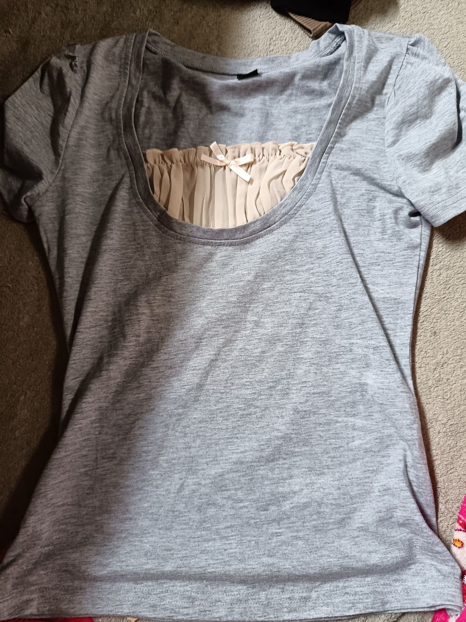 Tricou gri cu fundiță