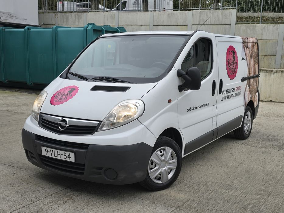 Opel viavaro/renault trafic 2.0cdti euro5 . AC.  2 culisante