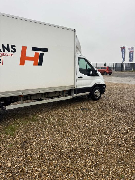 Cub Ford Transit dimensiuni box 5.1x2.2x206