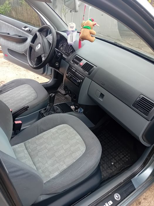 Vând skoda fabia
