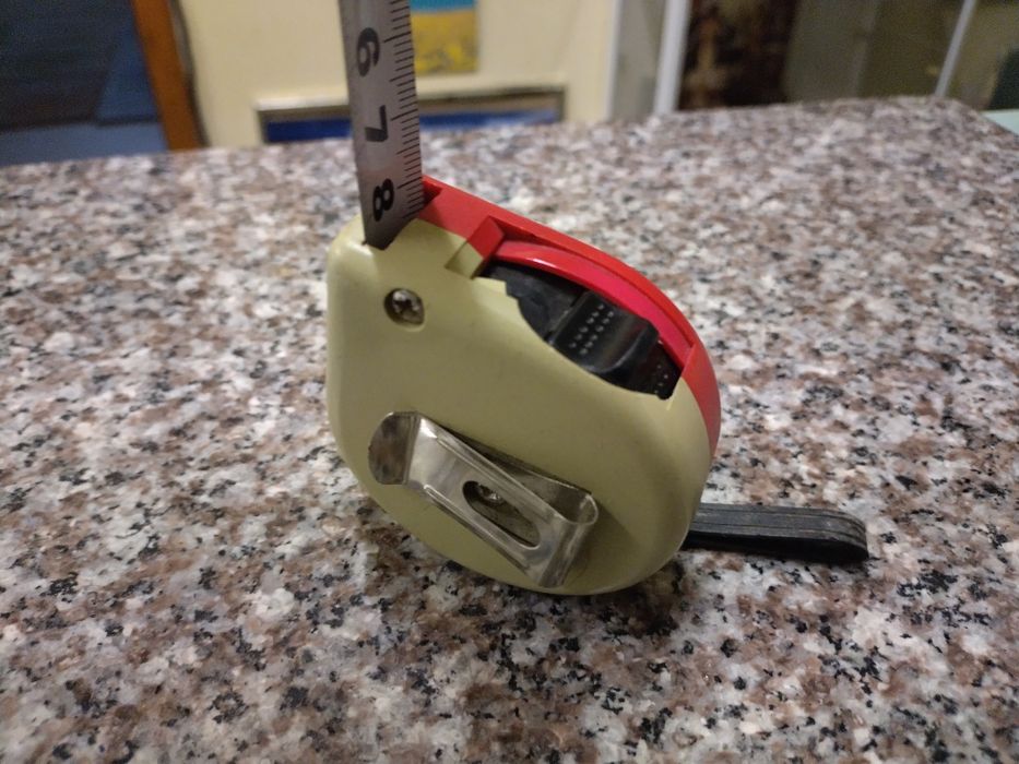 Магнитна рулетка за измерване на дължини