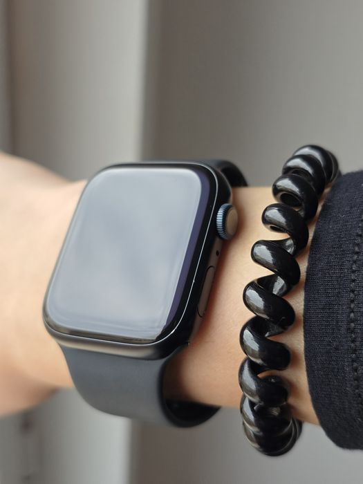 Оригинален часовник Apple Watch series 7 45mm