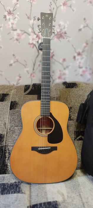 Продам гитару Yamaha FG3 состояние новая
