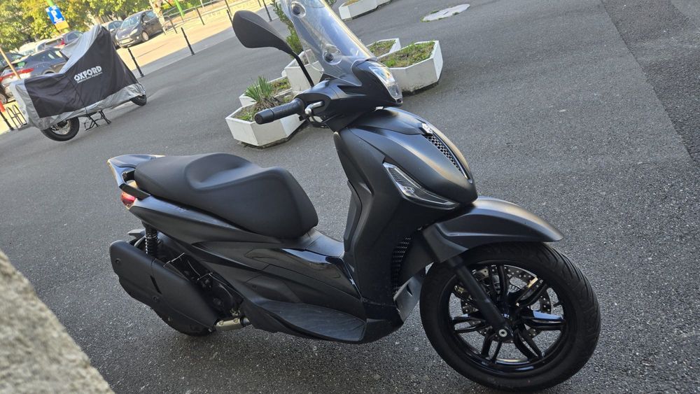 Piaggio Beverly 400 hpe, an 2024