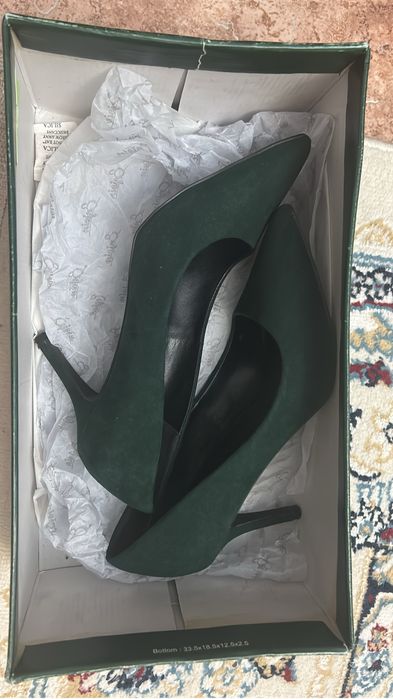 Продаются женские туфли