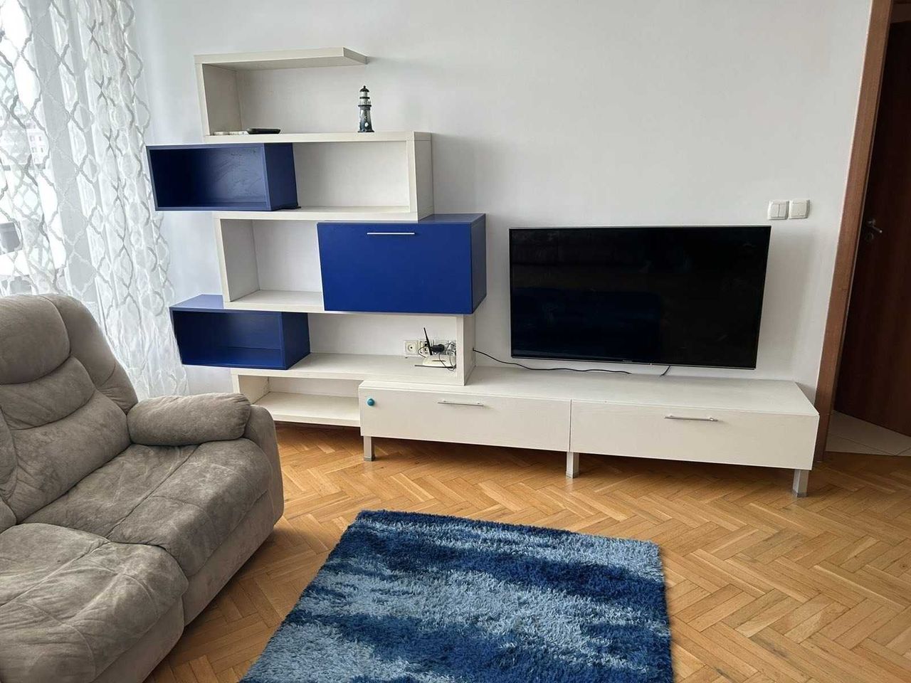 Дава се под наем Тристаен апартамент в София, Младост 1А - 98 кв.м за 1000 € - Снимка #1