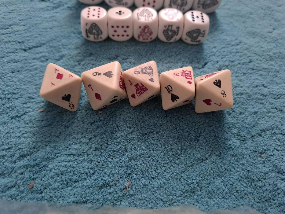 set zaruri vechi poker