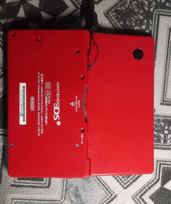 Nintendo Dsi FireRed в хорошем состоянии