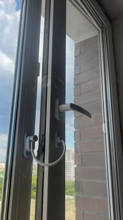 Маскитные сетки. Решетки на окна. Тросики на окна Защита от детей.Изго