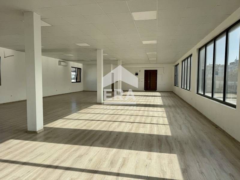 Продава се Офис в Варна, Възраждане 1 - 292 кв.м за 973 €/кв.м - Снимка #3