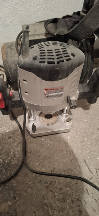 Фрезер электрический продам