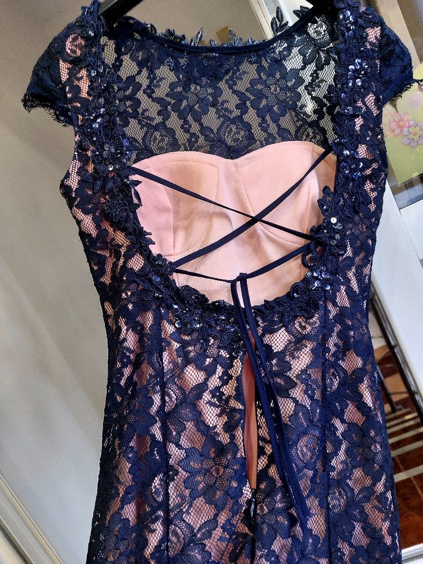 Rochie dantelă elegantă