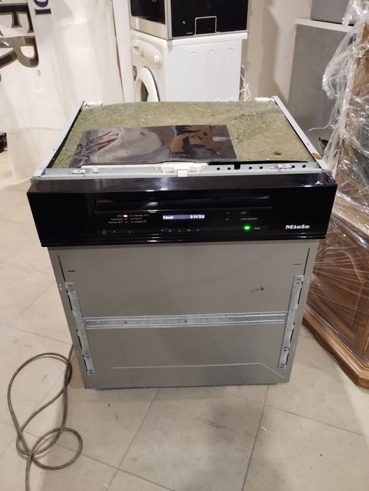 Съдомиялна MIELE Auto Open black edition